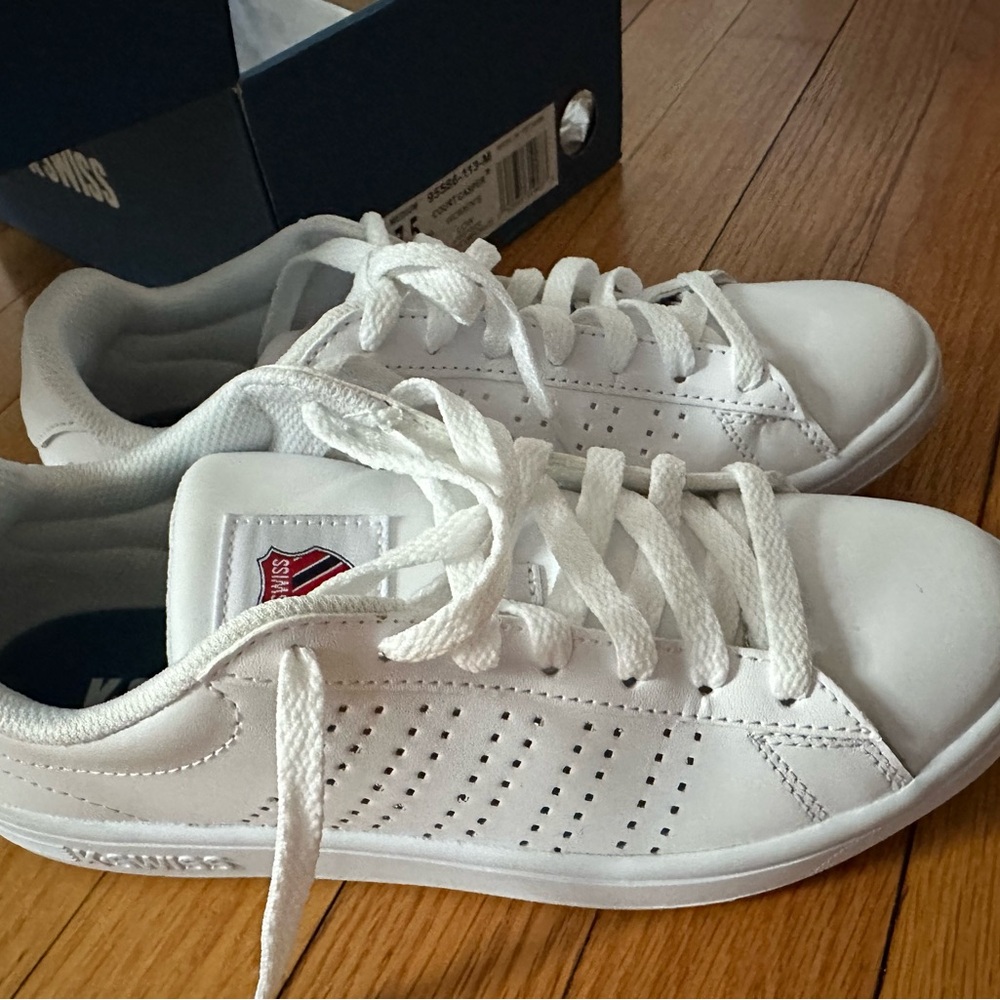 White K Swiss sneakers size 7.5 in box